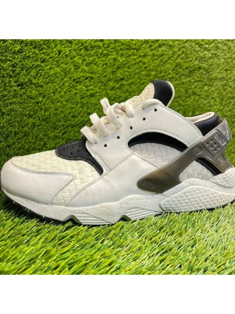Nike Air Huarache Crater PRM Womens Size 11 White Black Running Shoes Sneakers